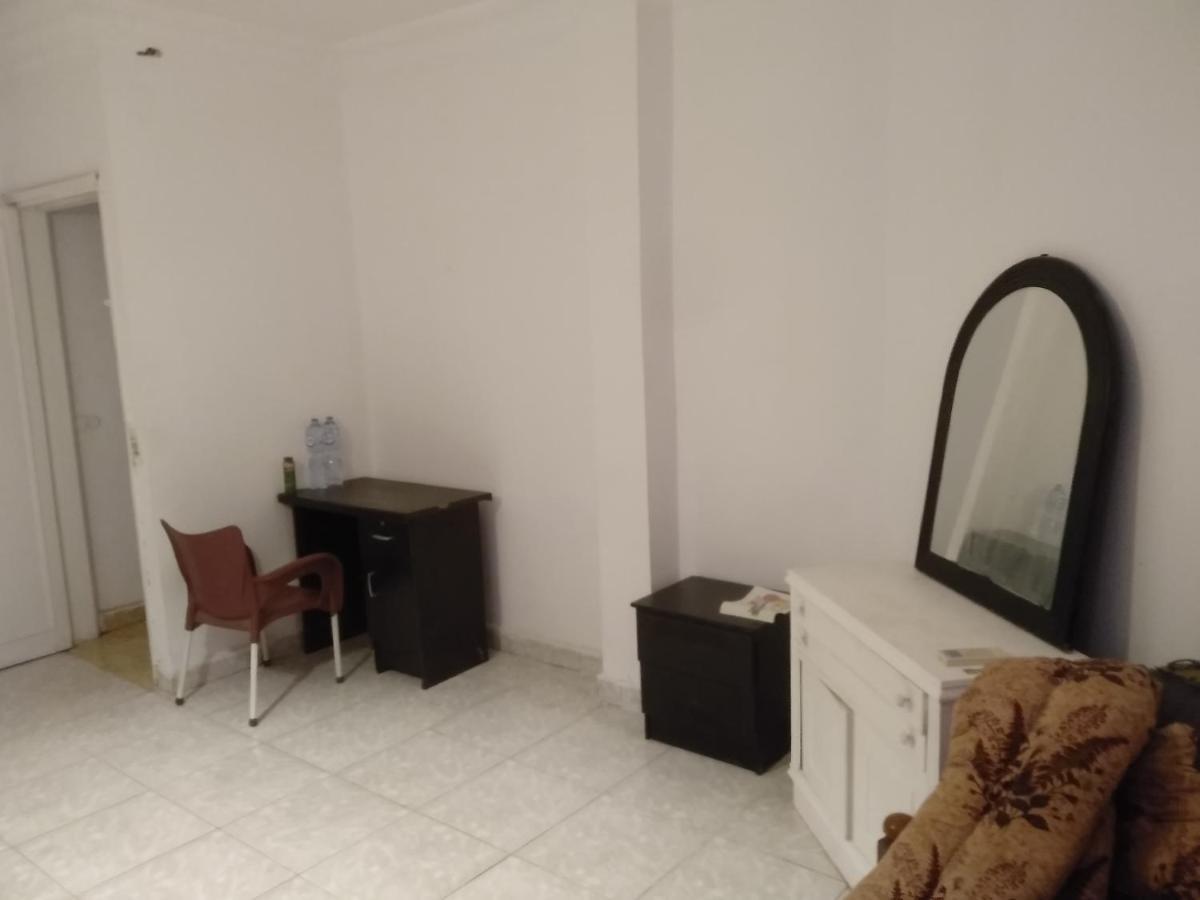 Female Center Homestay *